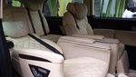 Dua Mobil Anyar Mercedes-Benz Meluncur