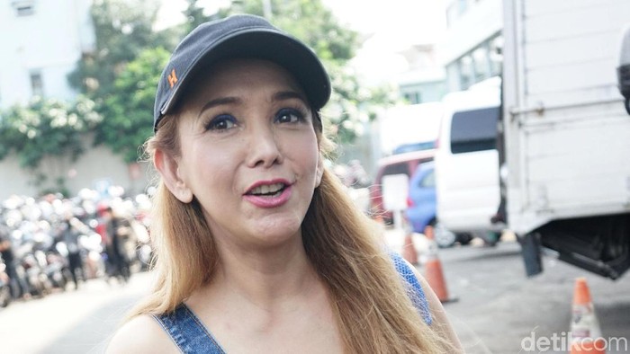 Menyoal Komplikasi Kanker Paru Stadium 4, Diidap Kiki Fatmala Sebelum Meninggal