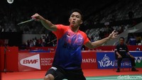 Tunggal putra andalan Indonesia, Jonatan Christie, jadi wakil Indonesia terakhir yang melaju ke babak kedua. Dia menang straight game atas Prannoy H.S 21-17, 21-14 (Agung Pambudhy/detikSport)