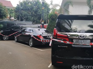 Mobil Sitaan Baru Parkir di Kejagung, Punya Siapa?