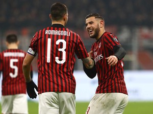 Formasi 4-4-2 Pioli yang Kini Terbangkan Milan