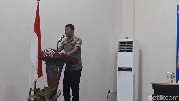 Kapolri Jenderal Idham Azis beri arahan ke pasukan di Morotai, Maluku Utara