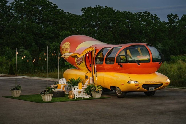 Hotel Makanan untuk Foodies Ini Bentuknya Hot Dog hingga Alpukat