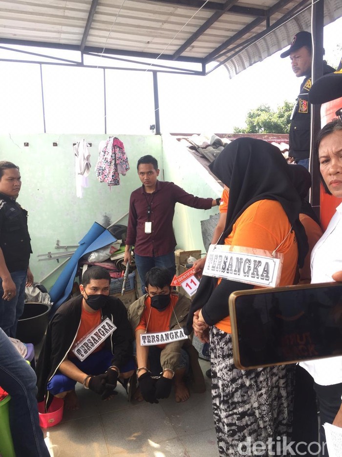 Zuraida Hanum saat rekonstruksi pembunuhan hakim Jamaluddin (Datuk Haris Molana/detikcom)