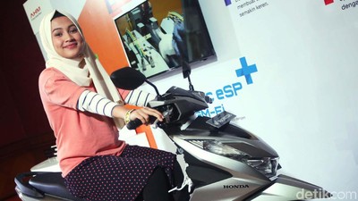 Senyum Menawan Honda Hijabers