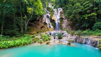 Traveler diperbolehkan untuk main air, berenang atau melakukan aksi lompat dari atas air terjun. Namun kamu tetap harus berhati-hati ya (iStock)