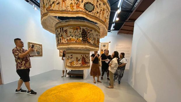 'Ode to the Sun', Rupa-rupa Pameran Tunggal Citra Sasmita di Singapura