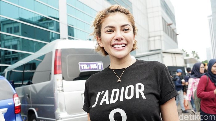 Nikita Mirzani saat ditemui di studio Trans TV.