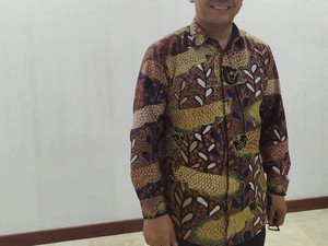 Menteri KKP Edhy Prabowo Koleksi Batik Motif Ikan Arwana hingga Koi