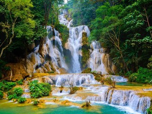 Segarnya Air Terjun Kuang Si di Luang Prabang