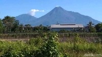 Tagar #Merapi ramai diperbincangkan netizen di Twitter sejak pagi hingga siang hari ini. Perbincangan itu rupanya karena puncak Gunung Merapi tampak sangat cerah dibanding dari hari-hari sebelumnya. Istimewa/Dok Sugeng Bambang/Pegiat wisata Gunung Merapi.