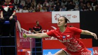 Setelah itu, persaingan angka menjadi lebih sengit, namun Praveen membuat cukup banyak kesalahan sendiri yang menguntungkan lawan dan ditutup dengan skor 18-21.