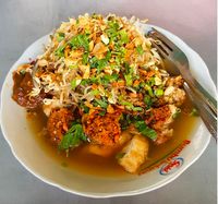 Ayo Rek! Jajan Lontong Balap Surabaya yang Enak di Sini