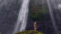 Air Terjun Tumpak Sewu  berada di perbatasan Kabupaten Lumajang dan Kabupaten Malang. (Zaini Transport/dTraveler)