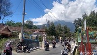 Momen ini banyak dimanfaatkan warga dan wisatawan untuk mengabadikan kecantikan sekaligus gagahnya Gunung Merapi. Merapi masuk trending topik di Twitter. Ramai-ramai netizen mengunggah foto, video atau sekedar kalimat manis tentang Merapi. Istimewa/Dok. Warga.