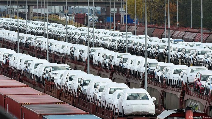 Uni Eropa dan AS Tak Bahas Sanksi Bea Impor Mobil Eropa