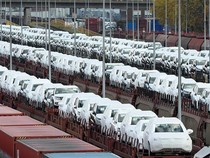 Trump Ancam Kenakan Tarif Pajak 200% untuk Impor Mobil dari Negara Ini