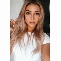 Mantan tentara cantik ini kini punya followers lebih dari 18 ribu. Wajah cantik dan profesinya di masa lalu membuat Caroline punya nilai jual tersendiri di Instagram.  Foto: Instagram @thecarolinepage