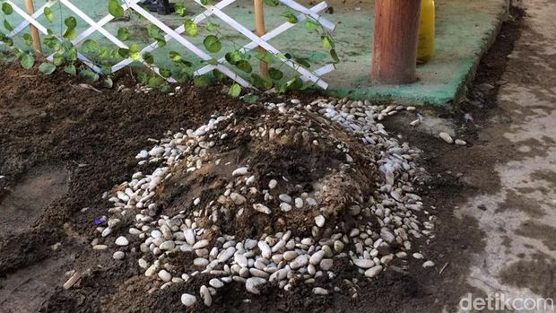 Yang Masih Misteri Soal Makam di Kontrakan 'Raja' Agung Sejagat