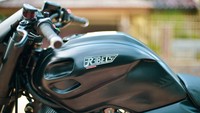 Motor modifikasi garapan Anjik ini diberi nama Yamaha Scorpio R3BEL5. Supaya tidak kehilangan identitas, Anjik masih mempertahankan sebagian besar part originalnya.Foto: RlandZ Workshop