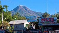 Sementara itu, dari laporan tertulis BPPTKG pada periode pengamatan 16 Januari 2020, telah terjadi dua kali gempa tektonik. Untuk guguran lava tidak teramati pada periode tersebut. BPPTKG tetap mengingatkan potensi bahaya berupa luncuran awan panas dan jatuhan material vulkanik dari letusan eksplosif. Warga juga diminta untuk menaati jarak aman yang direkomendasikan yakni di tiga kilometer dari puncak. Istimewa/Dok Sugeng Bambang/Pegiat wisata Gunung Merapi.