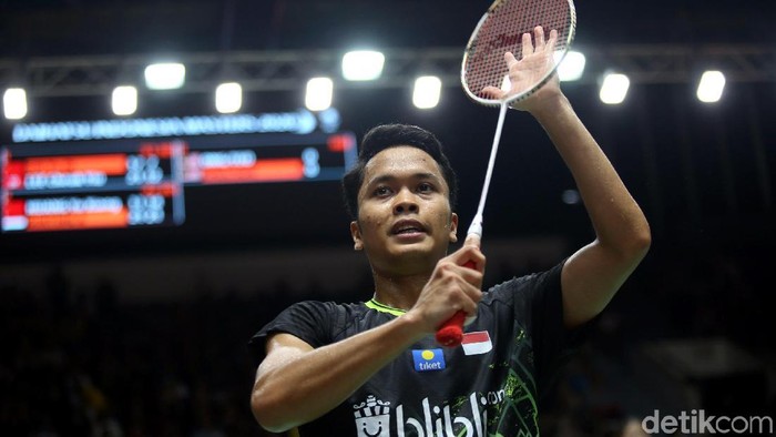 Tunggal putra Indonesia Anthony Sinisuka Ginting melaju ke semifinal Indonesia Masters 2020. Ia lolos usai kalahkan wakil China Huang Yu Xiang 21-11 dan 21-14.