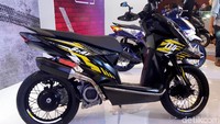 Motor street style yang menyasar anak muda di perkotaan ini disulap makin sangar dengan sentuhan ala supermoto. Tentu penasaran komponen apa saja yang perlu menjadi perhatian.