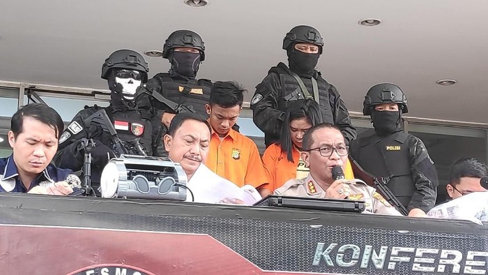 https://infojayaku16.blogspot.com/2020/01/beraksi-100-kali-pasutri-yang-viral.html https://infojayaku16.blogspot.com/2020/01/beraksi-100-kali-pasutri-yang-viral.html