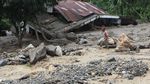 Banjir Bandang di Tanah Datar Putuskan Akses Jalan