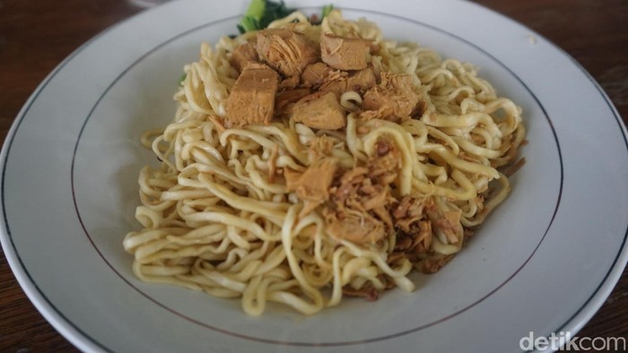 Ini Hasilnya Jika Mie  Ayam  Murah  Vs Mie  Ayam  Mahal