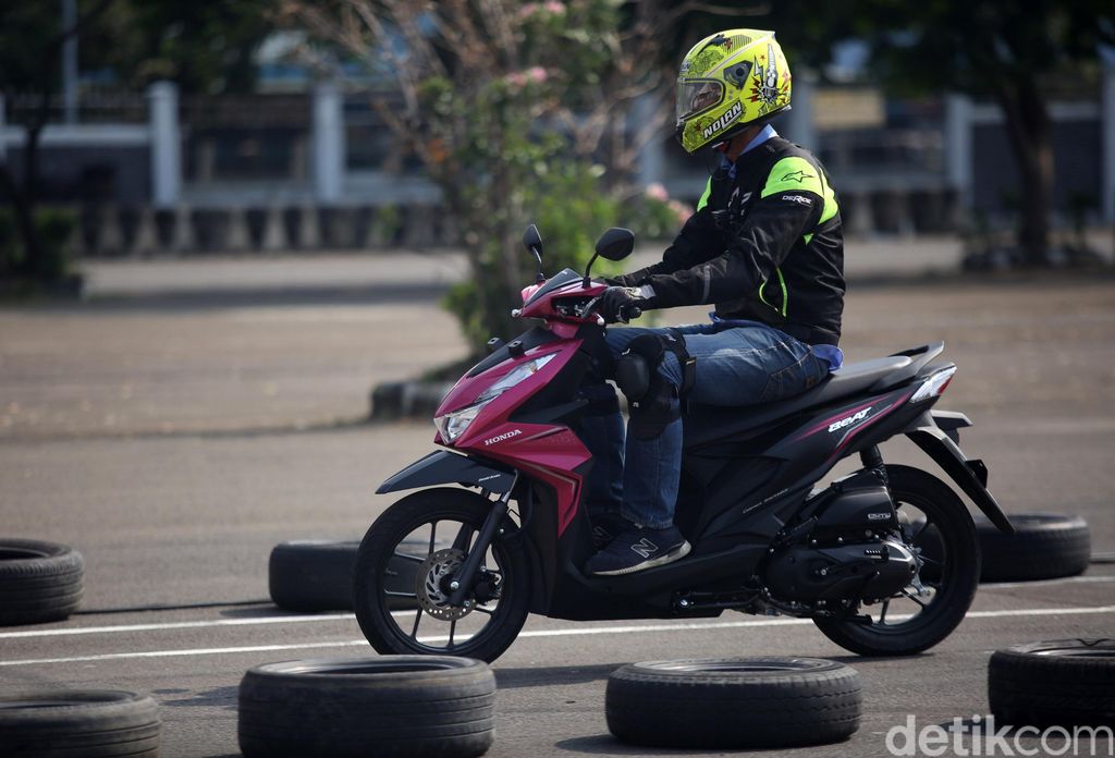 PT Astra Honda Motor released new ammo in early 2020. There have been several updates to this new Honda BeAT.  Intrigued by the first impression trying this bike?