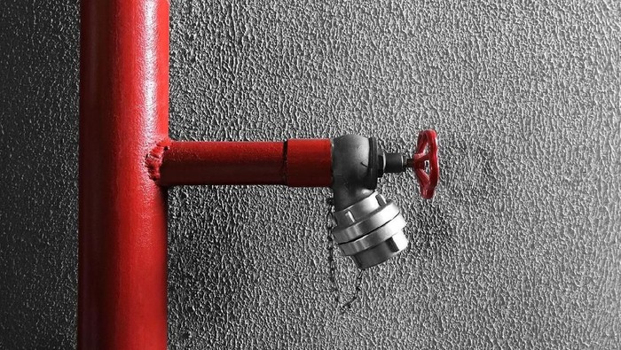 Fire hydrant pipe and pipe connections