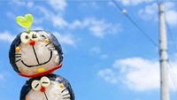 Seorang seniman asal Jepang ini punya cara kreatif untuk mengolah nasi. Yaitu dengan membentuk nasi tersebut menjadi bentuk-bentuk yang menyerupai karakter lucu dan menggemaskan. Seperti bentuk Doraemon ini. Foto: nstagram @natsu.yu_an805