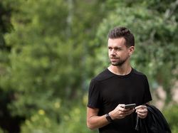 Jenggot Lebat Pendiri Twitter Bikin Kaget