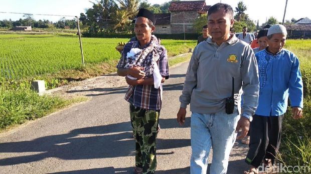 Kendil yang Disebut Berisi Janin Bayi 'Ratu' Dimakamkan ke TPU Sleman