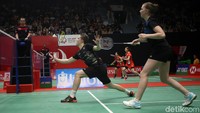Kekalahan Praveen/Melati itu pun memastikan Indonesia tak memiliki wakil lagi di semifinal ganda campuran turnamen BWF berhadiah USD 400 ribu tersebut.