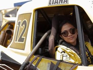 Momen Seru Liana Jhonlin, Crazy Rich Kalsel Saat Makan Enak