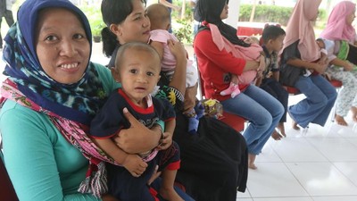 Peduli Sanitasi dan Bantu Peralatan Sekolah untuk Korban Banjir