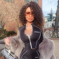 Seorang wanita berusia 25 tahun, Elisa Selina terinspirasi oleh model glamor dan ingin mendapatkan bentuk payudara seperti idolanya. Ia pun memilih melakukan operasi pembesaran payudara dan menghabiskan Rp 320 juta. Foto: Instagram