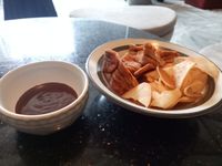 Di Lounge yang Nyaman Ini Bisa Cicipi Cokelat Asli Indonesia