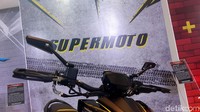 Pengaplikasian pilihan warna juga membuatnya tampil semakin macho dan eye catching, berkat kombinasi kelir hitam dan kuning yang dilabur menjadi satu. Tetapi tidak kalah penting, untuk mengeluarkan aura sangar pada motor, body sebaiknya jangan dibuat sepi motif decal pun perlu jadi satu bagian. Saluran gas buang juga tak kalah penting untuk menambah estetika. Pada motor Honda BeAT street ini menggunakan custom exhaust dengan posisi lebih tinggi dari versi standar.