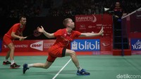 Pertandingan antara Fajar/Rian dan Astrup/Rasmussen ini sudah berlangsung panas sejak awal. Saling kejar angka sudah terjadi antara keduanya, berpadu dengan pukulan-pukulan tajam nan cepat.