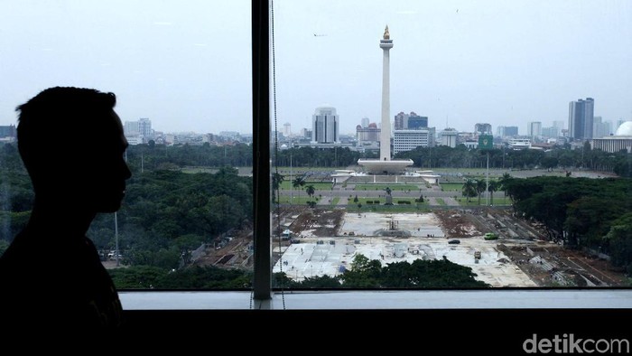 Ini Proyek yang Bikin Monas Gundul dan Gersang Proyek revitalisasi Plaza Selatan Monas menuai pro dan kontra imbas ratusan pohon ditebang. Aktivitas tersebut membuat kawasan Monas terasa gersang.