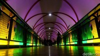Begini penampakan terkini JPO Pasar Minggu yang tampil warna-warni.