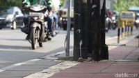 Hal ini tentu sangat disayangkan terutama untuk penyandang difabel yang melintas.