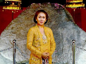 Hiks... Ratu Keraton Agung Sejagat Menangis Kala Ingat Ini