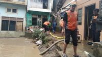 Banjir Terjadi di Rawajati Jaksel, Rumah Warga Kemasukan Air