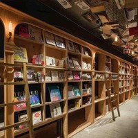 Jika kamu ingin mencoba menginap di hotel ini maka kamu perlu menyiapkan uang sekitar US$ 32 hingga US$ 50 atau sekitar Rp 436 ribu hingga Rp 682 ribu, tergantung pada pilihan kamar yang kamu inginkan. Tidak menguras kantong bukan? Jadi apakah kamu tertarik mencoba pengalaman baru menginap di hotel perpustakaan ini?Foto: dok. bookandbedtokyo.com