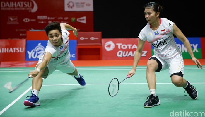 Greysia Polii/Apriyani Rahayu melaju ke final Daihatsu Indonesia Masters 2020. Mereka lolos usai menyingkirkan Kim So Yeong/Kong Hee Yong (Korea Selatan).