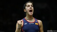 Marin mengalami cedera lutut kanan, saat menghadapi Saina Nehwal di final Indonesia Masters 2019. Juara Olimpiade 2016 itu bisa saja meraih gelar di turnamen BWF World Tour Super 500 itu andai kakinya tak bermasalah.